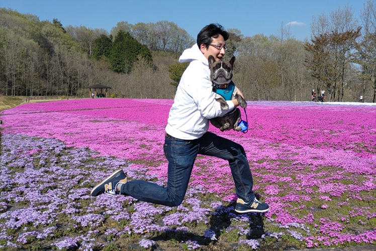 『花と犬と翔んでるオジサン』<br />
大竹　裕美 様